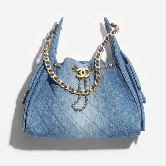 CHANEL 25 Small Handbag (26P) Washed Denim and Gold Tone Metal - Picture 8 of 17